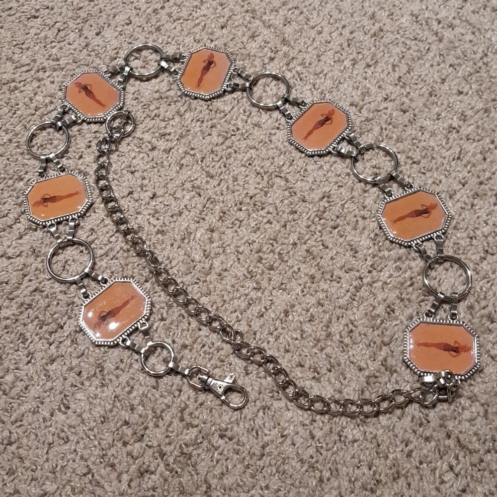 Heavy VINTAGE 28-inch pinup chain belt with 16-inch extender